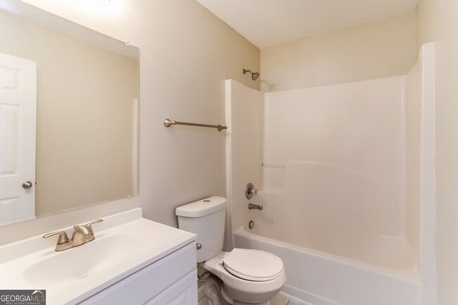 Building Photo - 4630 Thermal Ct