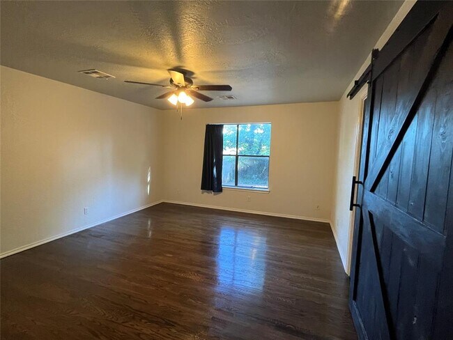Building Photo - 1313 Brookhaven Dr