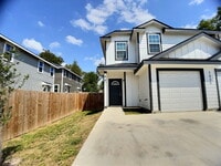 Building Photo - "Spacious 3-Bedroom Oasis with 2.5 Baths i...