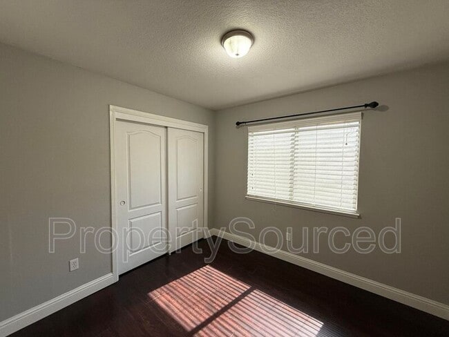 Building Photo - 1553 Daniels St
