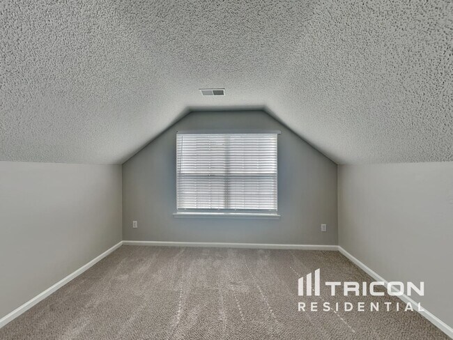 Building Photo - 333 Glen Eagle Cir