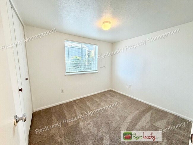 Building Photo - 5511 18th Ave S