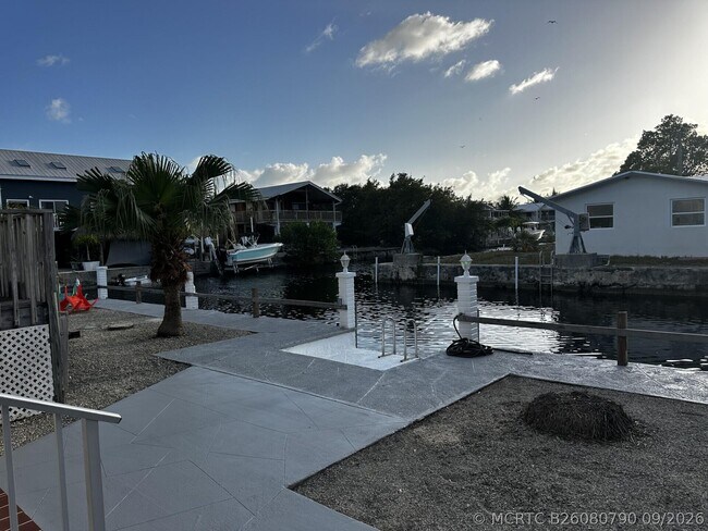 Building Photo - 1540 Lantana Ln