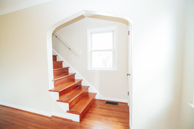 Building Photo - 4132 Berwick Ave