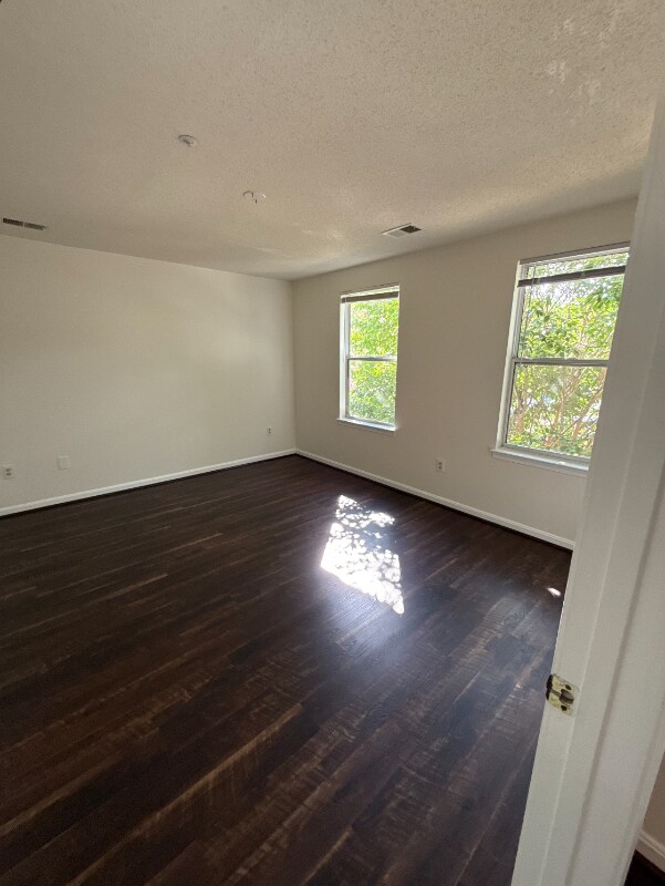 Building Photo - 10022 Vanderbilt Cir