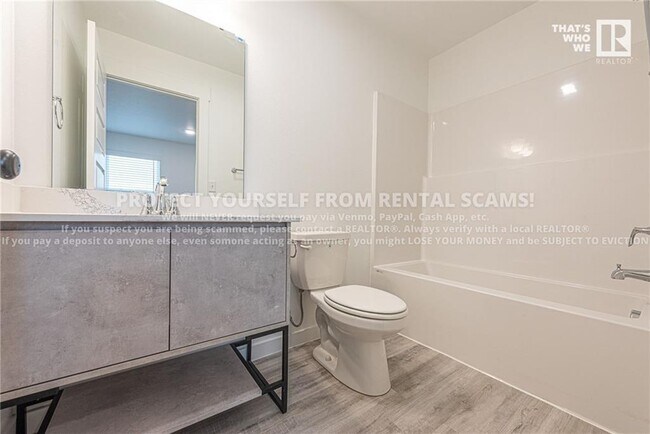 Building Photo - 861 Reading RR Ln