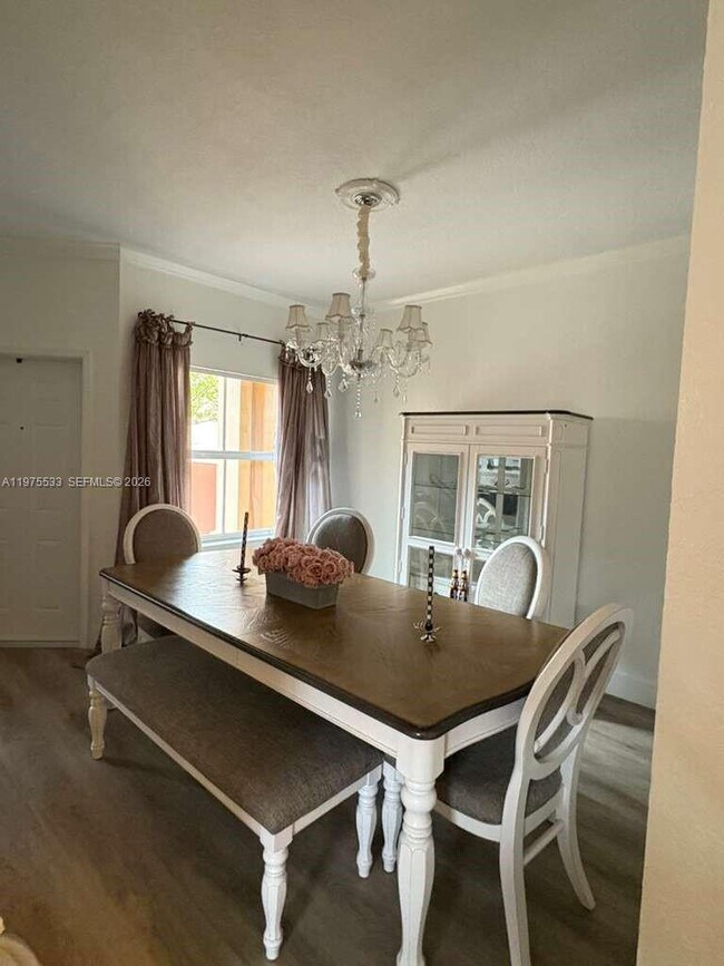 Building Photo - 6104 NW 114th Pl