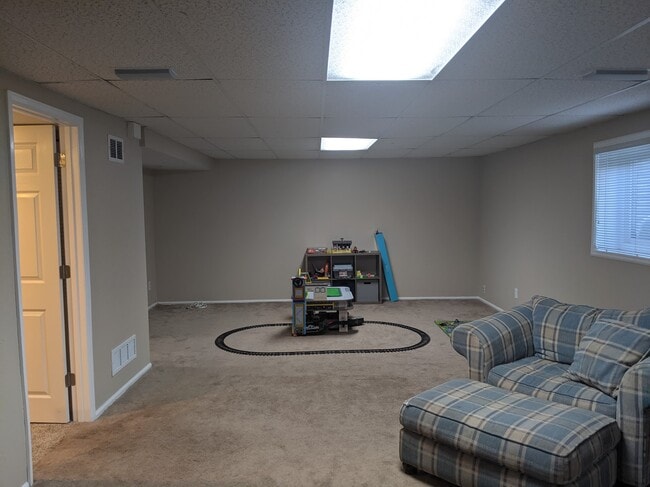 Building Photo - 2089 S Deframe St