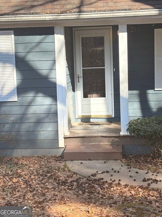 Building Photo - 256 Frederick Dr