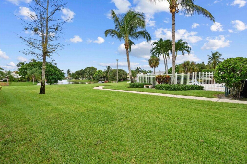 Building Photo - 12775 Spinnaker Ln