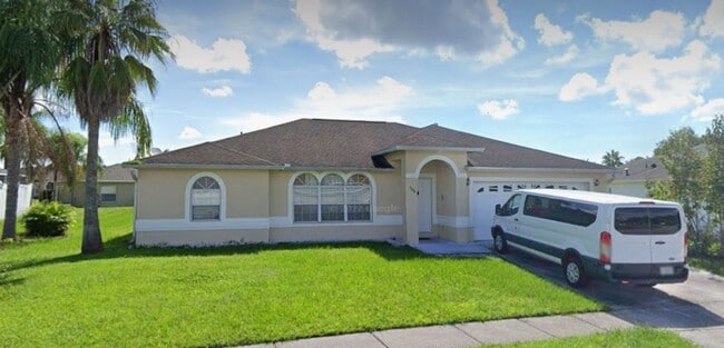 NICE! LARGE 4 BEDROOM / 2 BATH / 2 CAR G... - NICE!   LARGE 4 BEDROOM / 2 BATH / 2 CAR G...