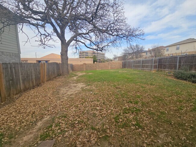 Building Photo - Beautiful 2 Story in Bedford Off Forest Ridge
