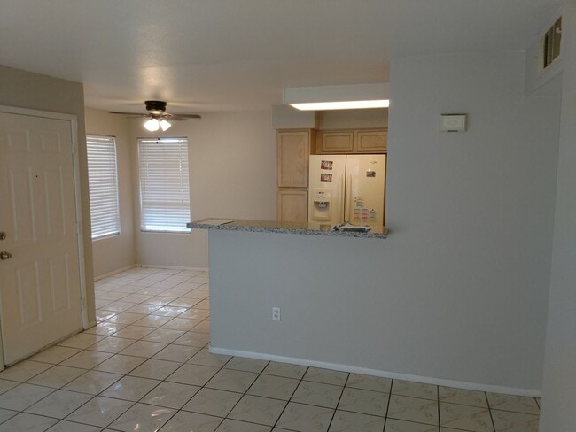 Building Photo - 2 bedroom, 2 bathroom Canyon Willows Condo