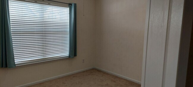 Building Photo - Bayberry Cove