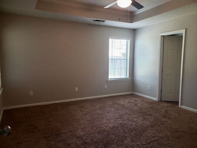 Building Photo - SPRING MOVE-IN SPECIAL: $300 OFF 1ST MONTH...