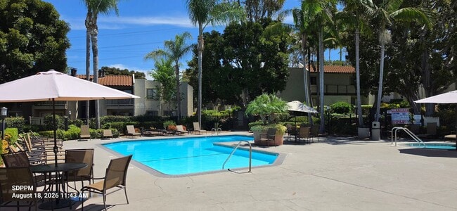 Building Photo - 13303 Rancho Peñasquitos Blvd