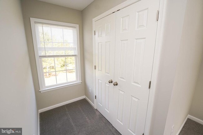 Building Photo - 2005 S Old Mill Dr