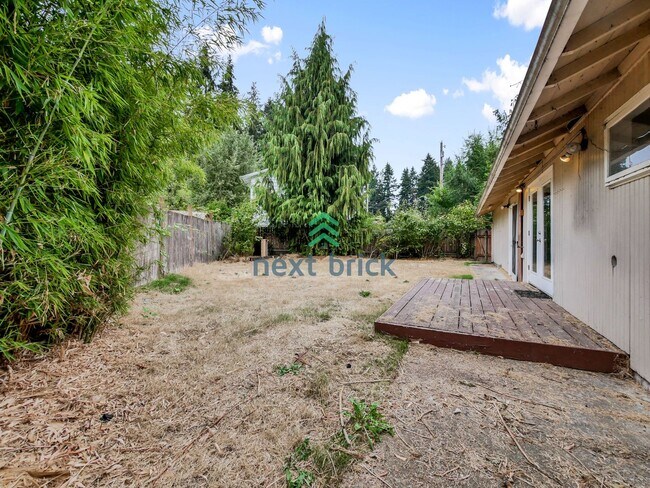 Building Photo - 3 Bed and 1 Bath Single-family Home is Ava...