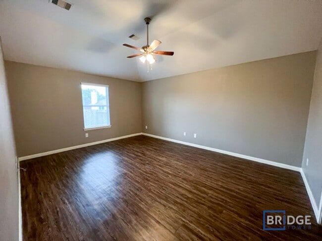 Building Photo - 13560 Lake Breeze Ln