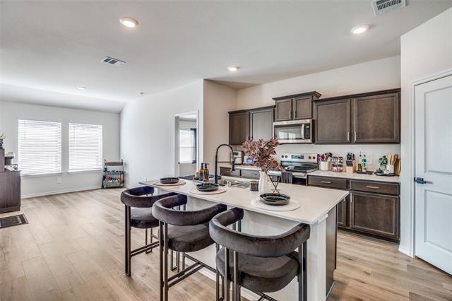 Building Photo - 803 Sunlight Lp