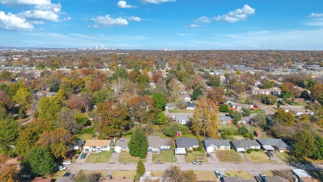 Building Photo - 3BR/1BA Home with W/D Hookups + Holiday Move-In Special $150 !!