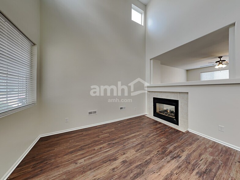 Building Photo - 7728 Barn Owl Dr