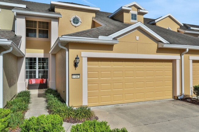 Building Photo - Flagler Station Townhome 3/2.5 - 2 car garage - 2000+ square feet