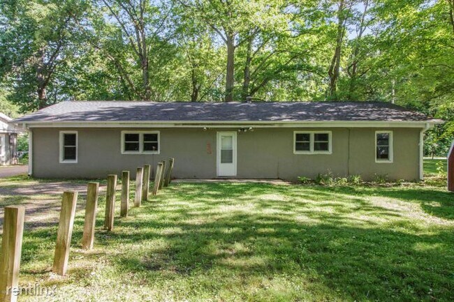 Building Photo - 2 br, 1 bath Duplex - 4214 Branch Ave