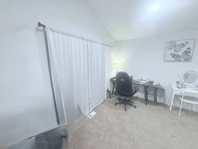 Building Photo - Stunning 4-Bedroom Spanaway Home with Spacious Living & Modern Comforts