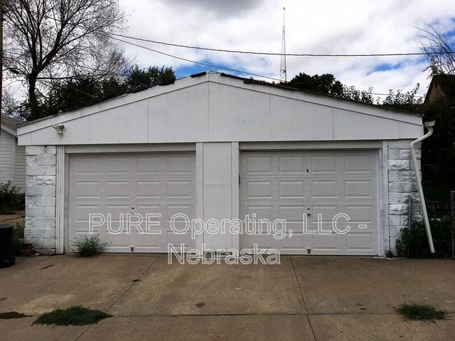 Building Photo - 4214 Pierce St