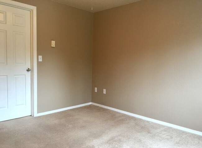 Building Photo - Mill Creek One Bedroom in Mill Creek Count...