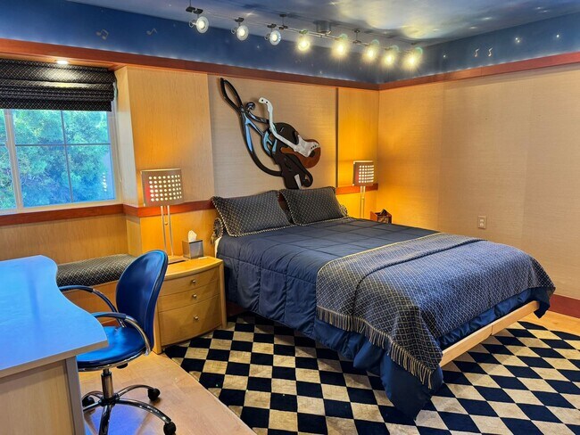 Building Photo - Stunning Executive Oceanview Home in Carls...