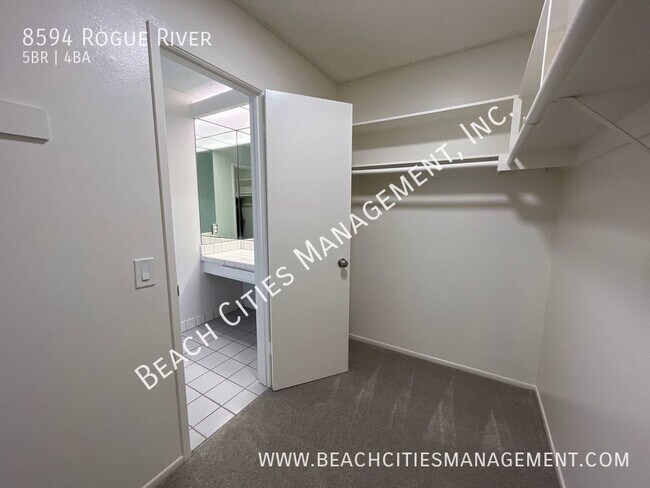 Building Photo - 8594 Rogue River Ave