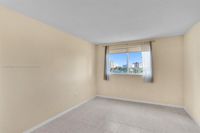 Building Photo - 201 Golden Isles Dr