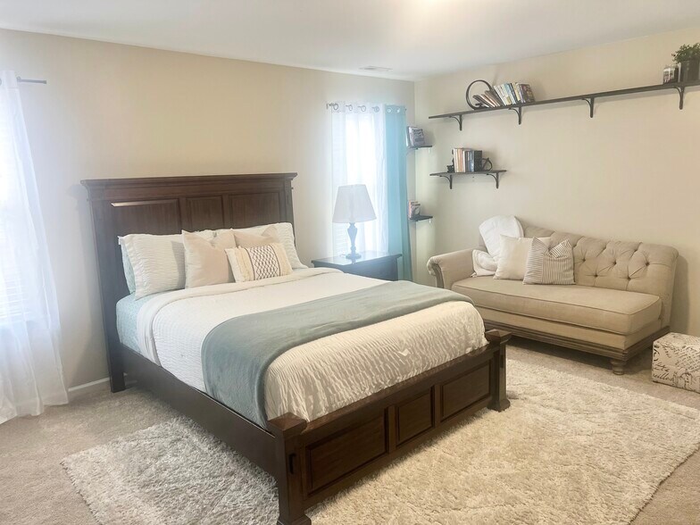 Building Photo - 31 White Pine Way