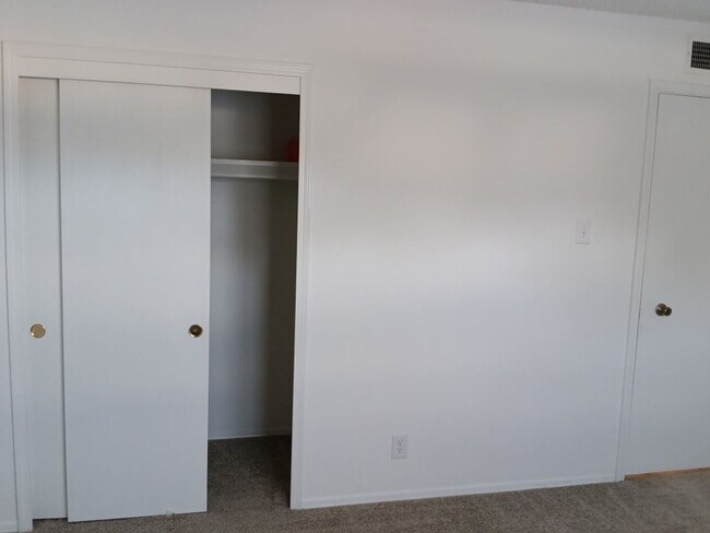 Building Photo - 2 Bedroom, 2 Bathroom! Lovely Home Coming Soon!