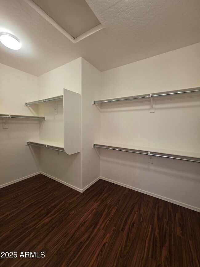Building Photo - 1825 W Desert Willow Dr
