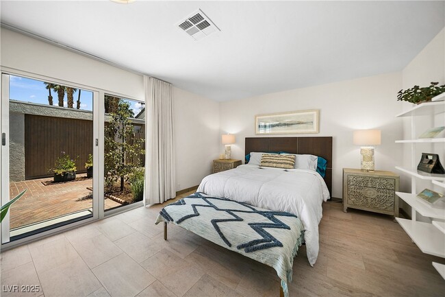 Building Photo - 3027 Bel Air Dr