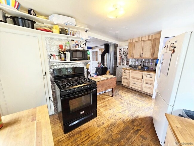 Building Photo - 708 Griffith St