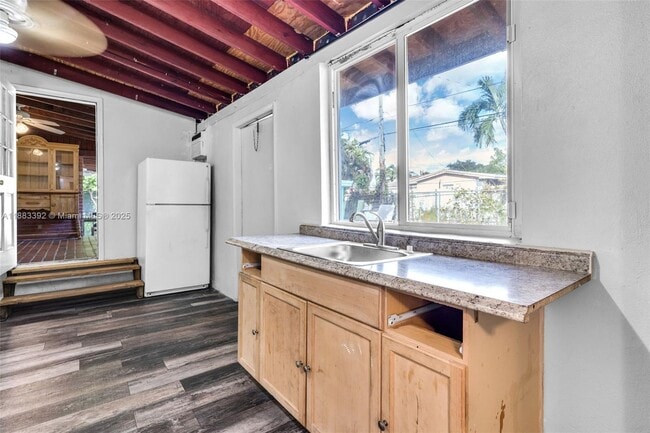 Building Photo - 701 Tamiami Canal Rd