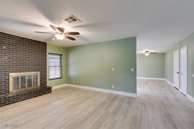 Building Photo - 605 Mosswood Dr