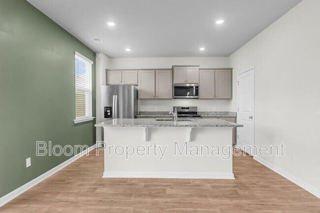 Building Photo - 502 Lk Rdg Blvd