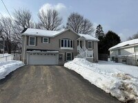 Building Photo - Executive-Style 3BR Single-Family Home on Quiet Dead-End Street – South Portland