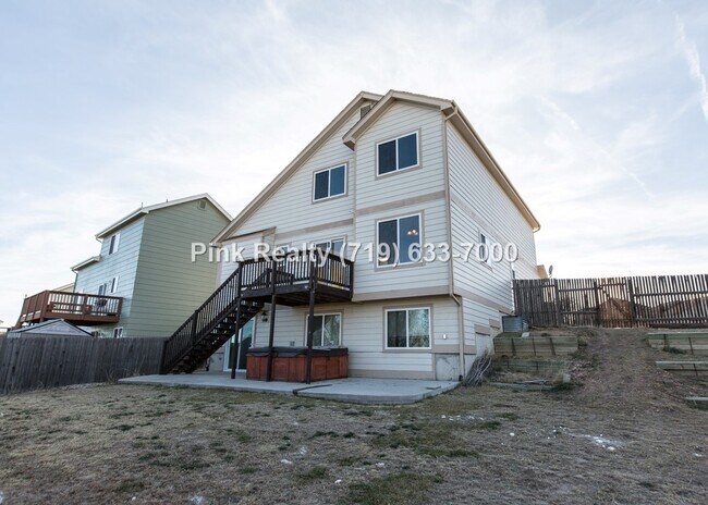 Building Photo - 985 Ridgebury Pl