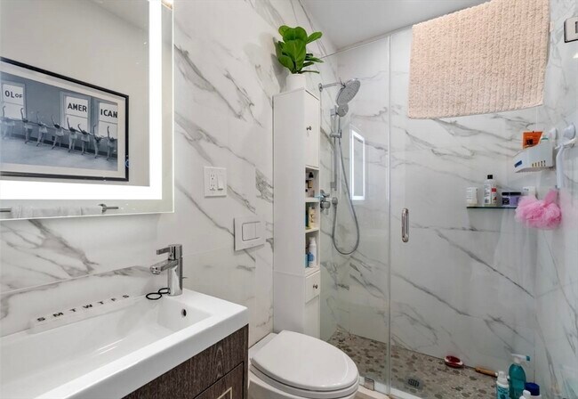 Primary Photo - 18 Grove St