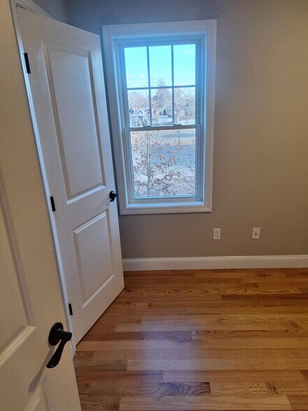 Building Photo - 435 Walnut St