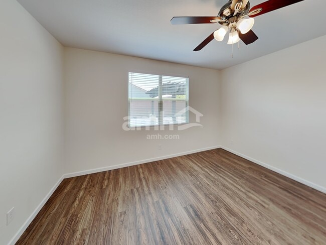 Building Photo - 215 E Salerno Way