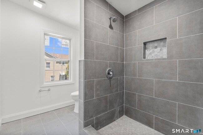 Building Photo - 64 Soundview Ave