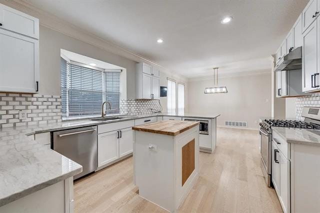 Building Photo - 7220 Hillview Dr