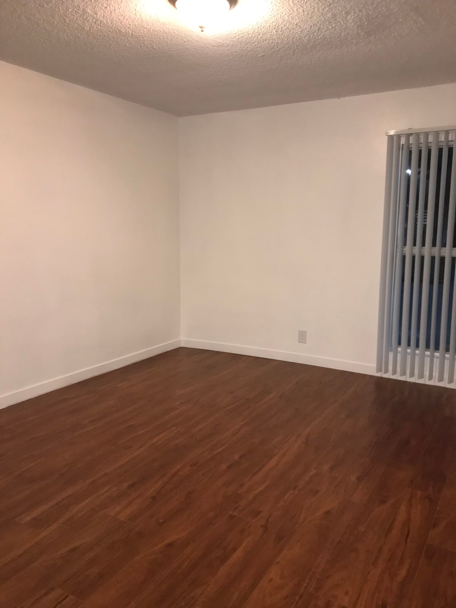 Building Photo - 20880 Ventura Blvd